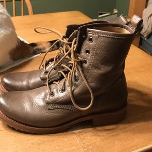 Awesome Frye Veronica Combat Boots Size 7.5!!